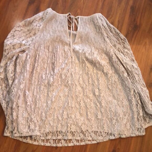 Lauren Conrad crème tan lace cold shoulder top blouse size XL - Picture 8 of 10